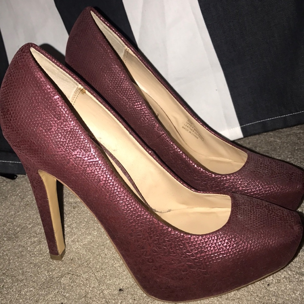 BCBG heels